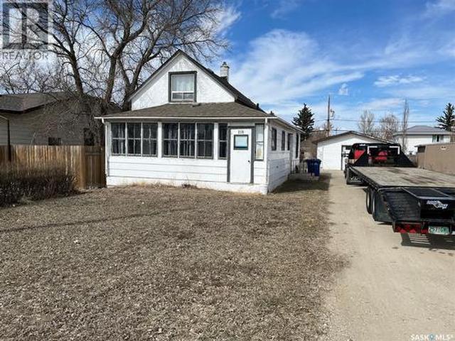 House for sale in Gravelbourg, Saskatchewan