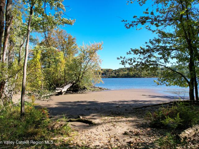 Land for sale in Hannacroix, New York