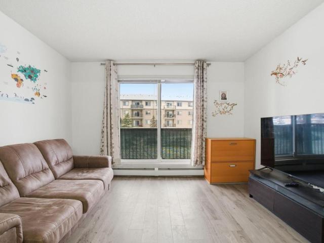 Apartment for sale in Wedgewood, Alberta