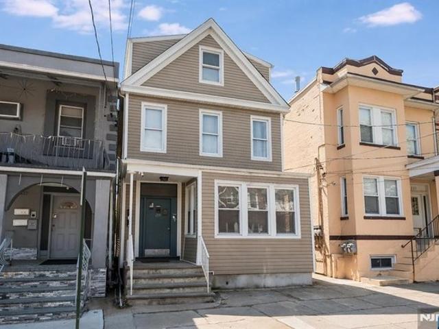 House for sale in Hudson, New Jersey