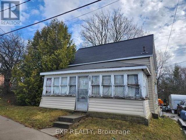 House for sale in Brockville, Ontario