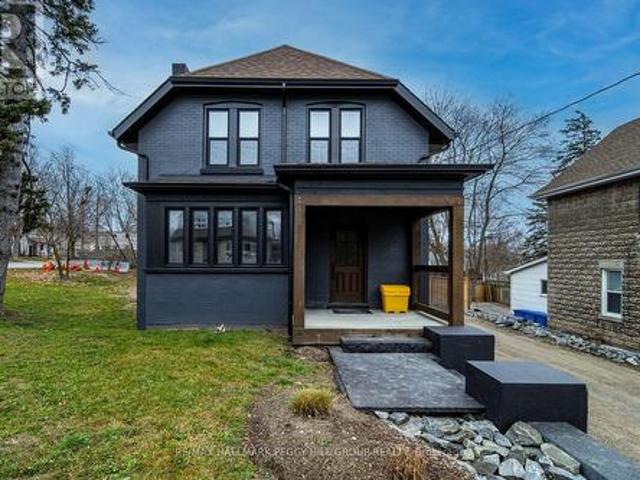 Commercial for rent in Barrie, Ontario