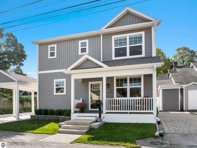 House for sale in Oak Park, Traverse City