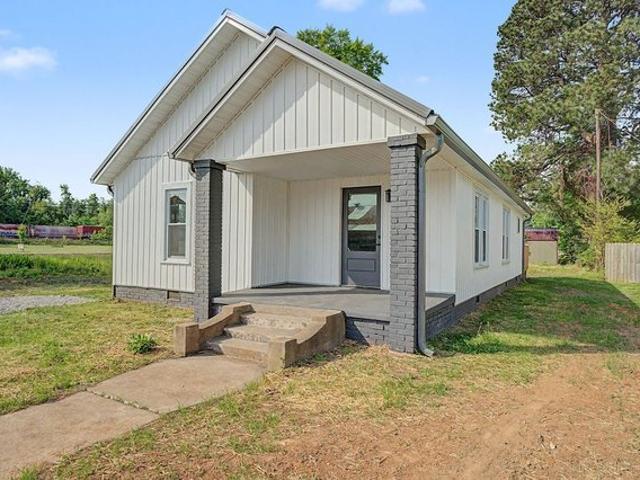 House for sale in Guthrie, Kentucky
