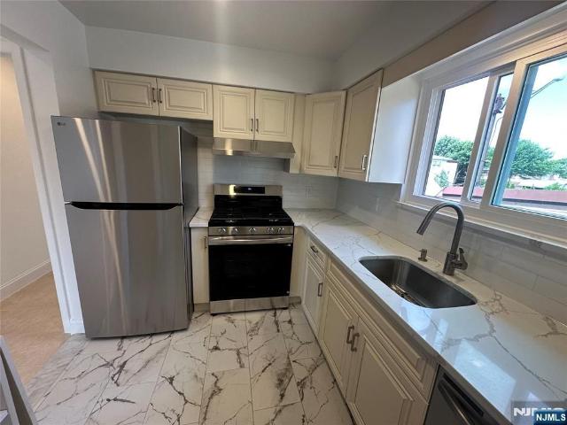 Duplex for rent in Cliffside Park, New Jersey