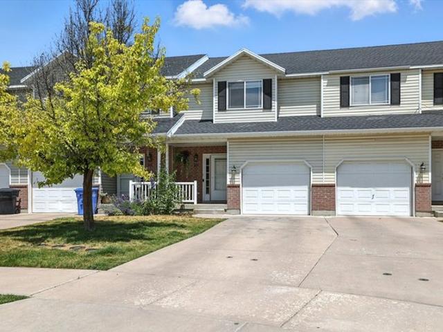 Townhouse for sale in Cache, Utah