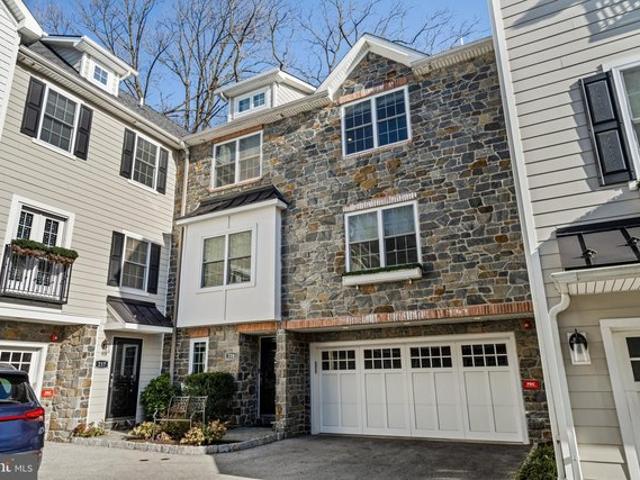 Townhouse for sale in Ardmore, Pennsylvania