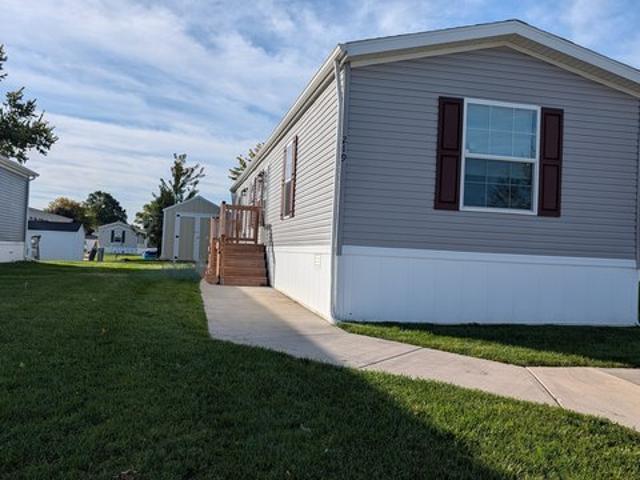 House for sale in Highland, Highland Township