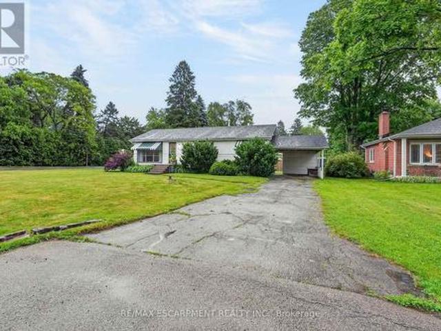 House for sale in Ancaster, Ontario