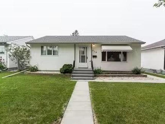 House for sale in East St. Paul, Manitoba