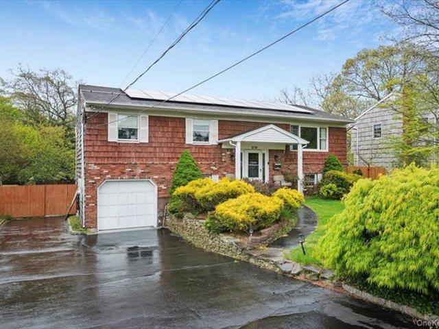 House for sale in Bohemia, New York