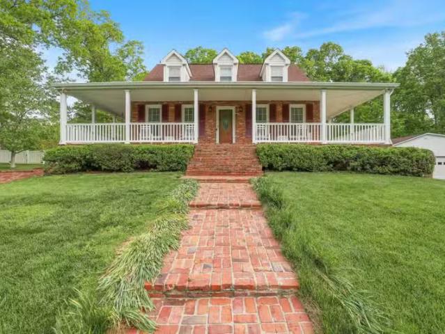 House for sale in Dickson
