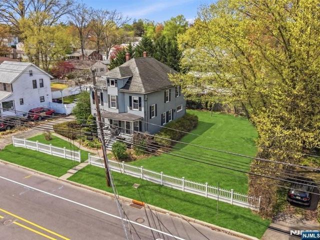 House for sale in Northvale, New Jersey