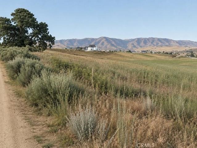 Land for sale in Tehachapi, California