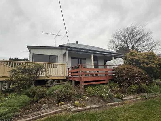 House for rent in Otakou