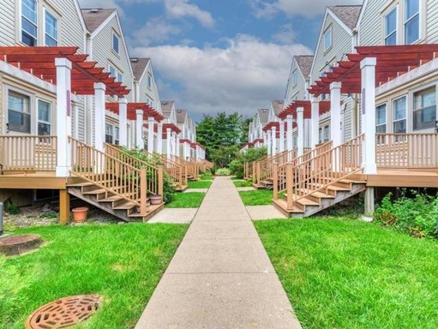 Townhouse for sale in Bensenville, Illinois