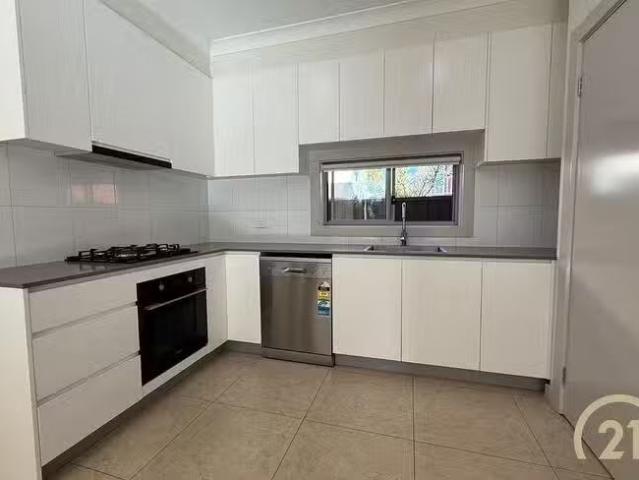 House for rent in Smithfield