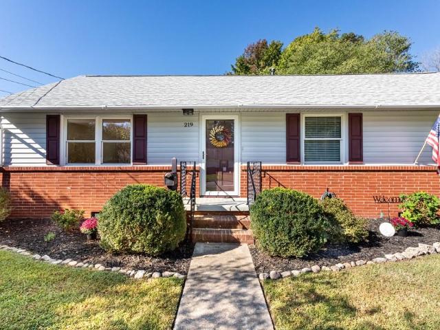 House for sale in Patrician Manor, Hampton