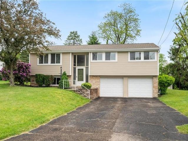 House for sale in Coraopolis, Pennsylvania