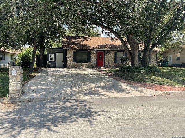House for sale in Live Oak, Texas