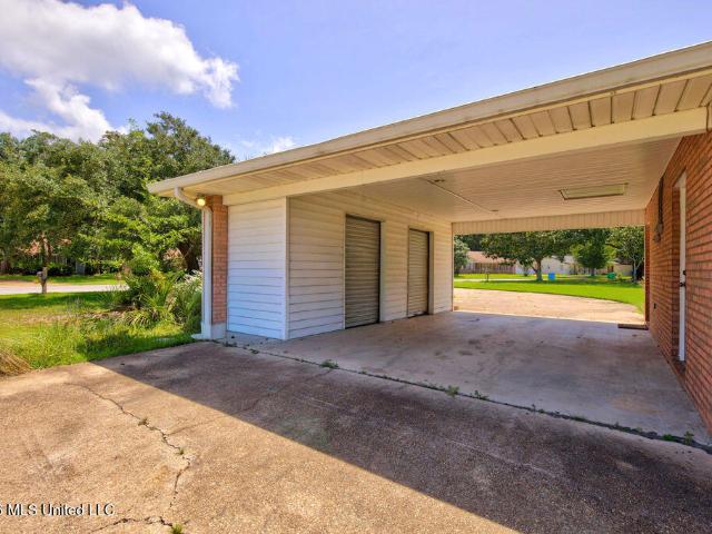 House for sale in Ocean Springs, Mississippi