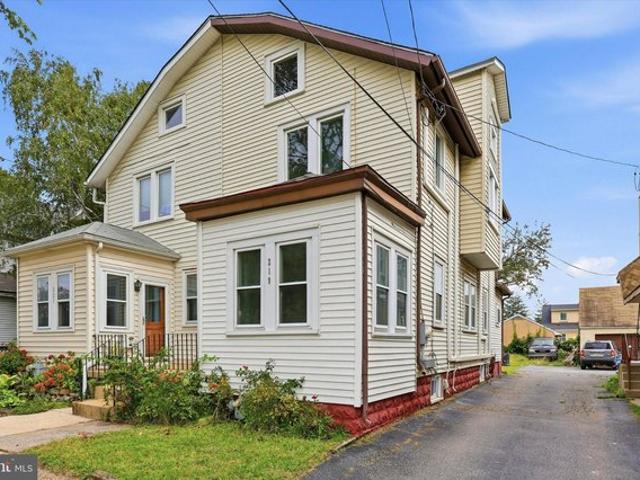 Townhouse for sale in Essington, Tinicum Township