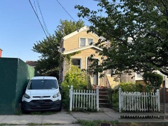 House for sale in Queens, Arverne