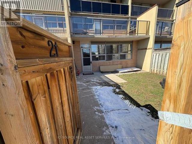 Townhouse for rent in Ancaster, Ontario