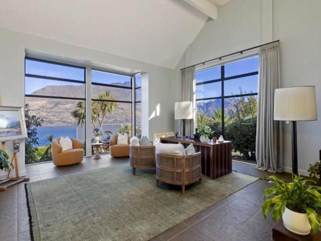 House for sale in Days Bay, Wellington