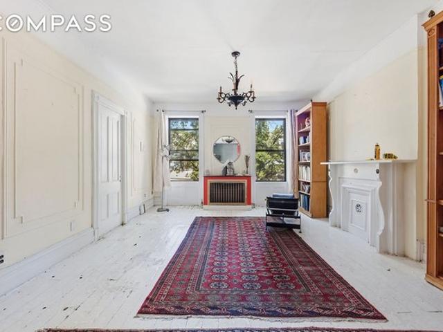 House for sale in Queens, Arverne