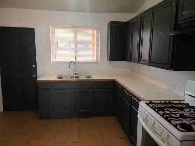House for rent in Pomona