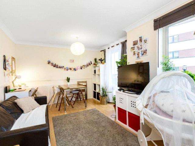 Apartment for rent in Ratcliffe, Greater London