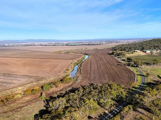 Cottage for sale in Clifton, Queensland