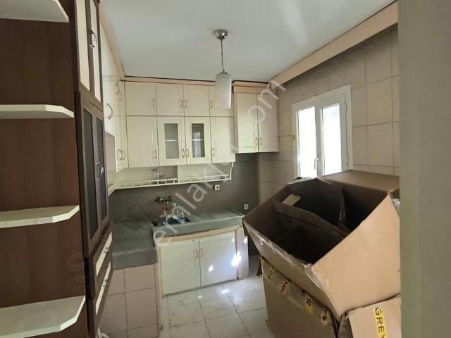 Karabağlar, İzmir içerisinde kiralık mülk