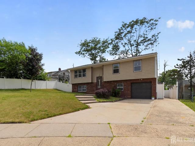 House for sale in Edison, New Jersey