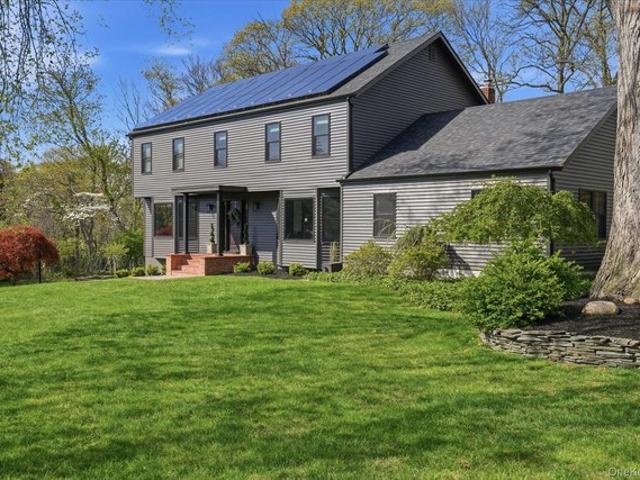 House for sale in Miller Place, New York