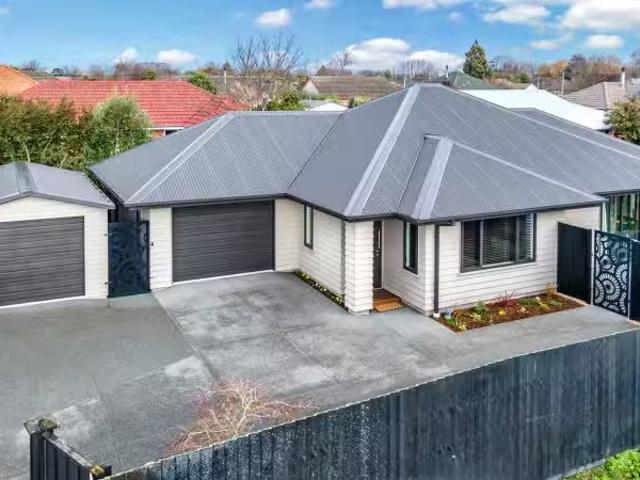House for sale in Oakura, Canterbury