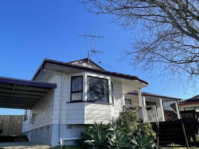 House for rent in Paremoremo, Oroua County