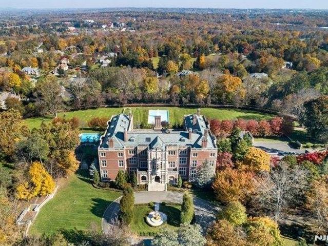 House for sale in Mahwah, New Jersey