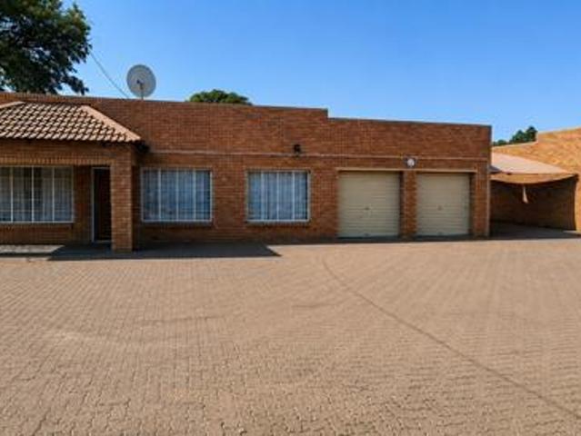 Townhouse for sale in Tlhabane, North West