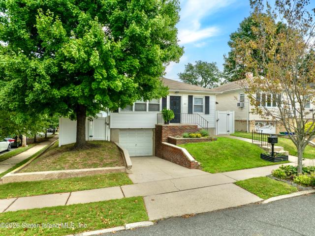 House for sale in Staten Island, New York