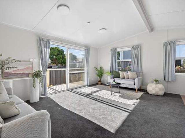 House for sale in Chaslands, Canterbury