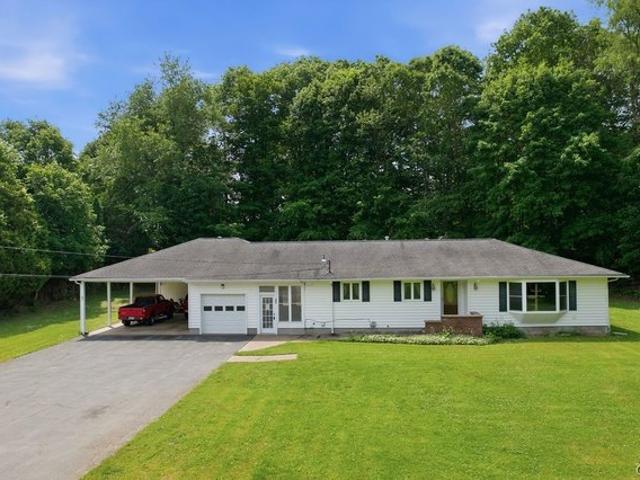 House for sale in Minetto, New York