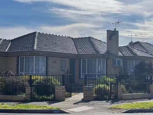 House for rent in Sunshine North, Victoria