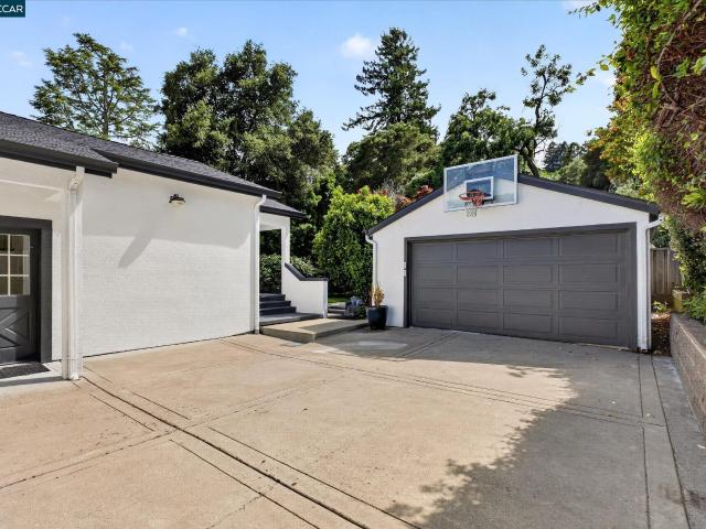 House for sale in Orinda, California