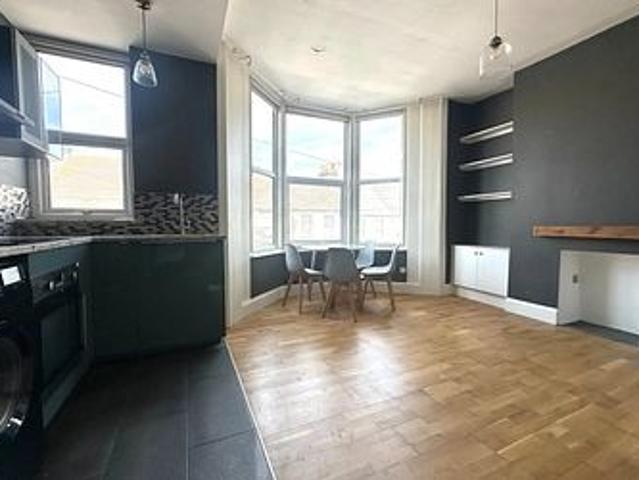 Apartment for rent in West Cliff, Acol