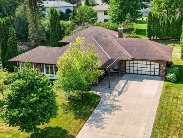 House for sale in Carriage Place, Burnsville