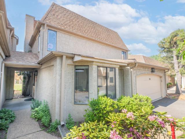 Condo for sale in Edison, New Jersey