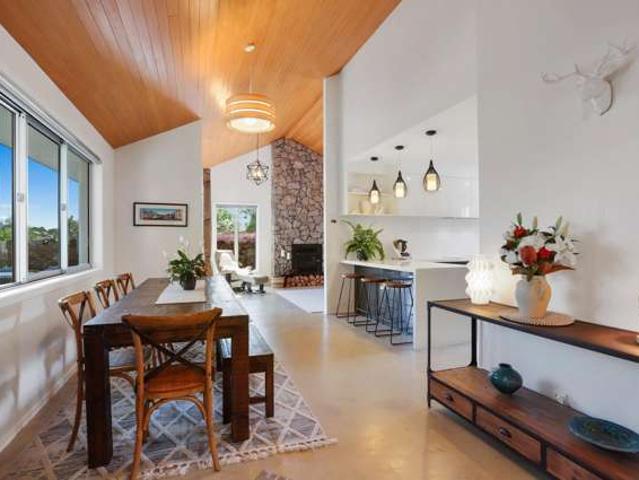 House for sale in Oratia