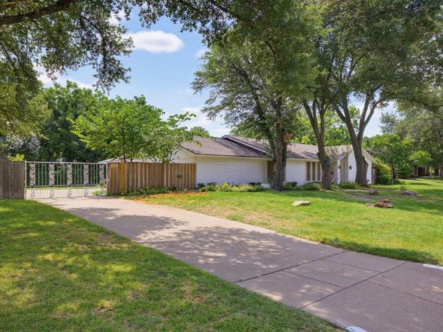 House for sale in Benbrook, Texas